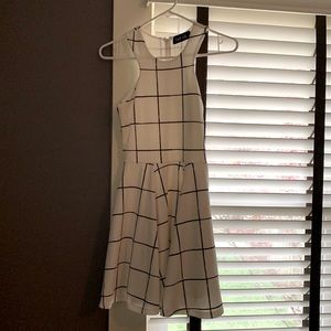 Fab’rik Dress, White with Black Graphic Accents; Size Small